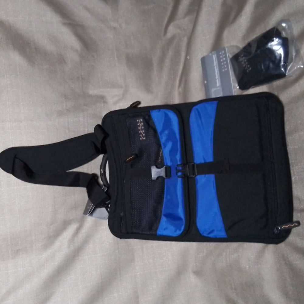 High Ground Laptrap  15 in Laptop Bag